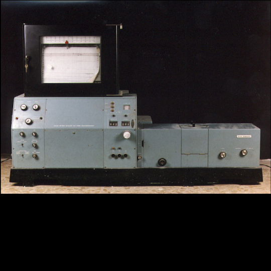 Espectrofotòmetre d'ultravioleta i visible, Col·lecció Universitat de València,  (ca. 1950 - 1970)